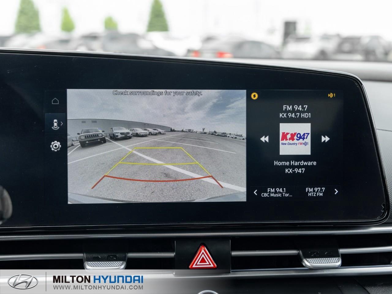 2025 Hyundai Elantra Luxury 4dr Sedan Photo