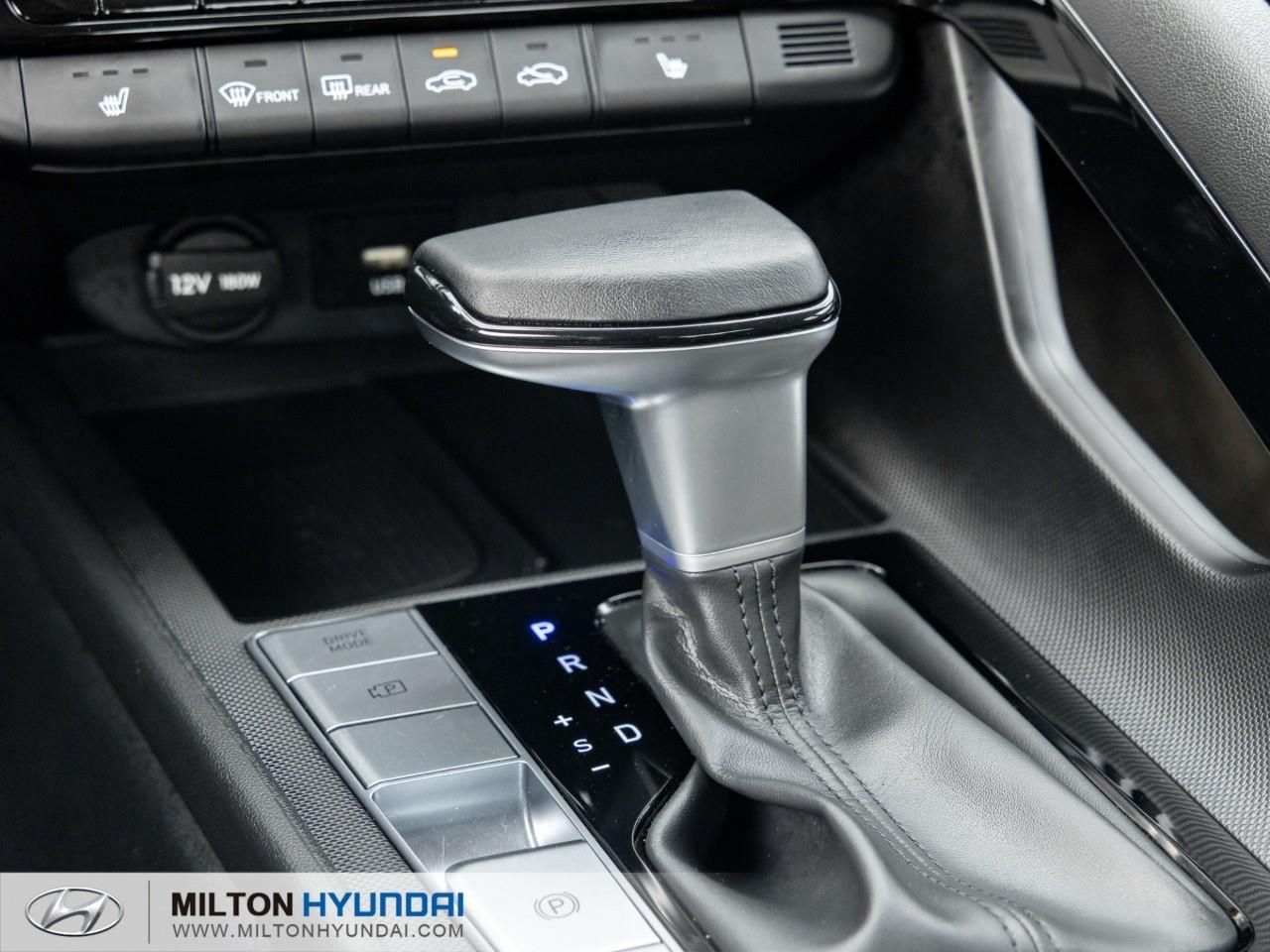 2025 Hyundai Elantra Luxury 4dr Sedan Photo