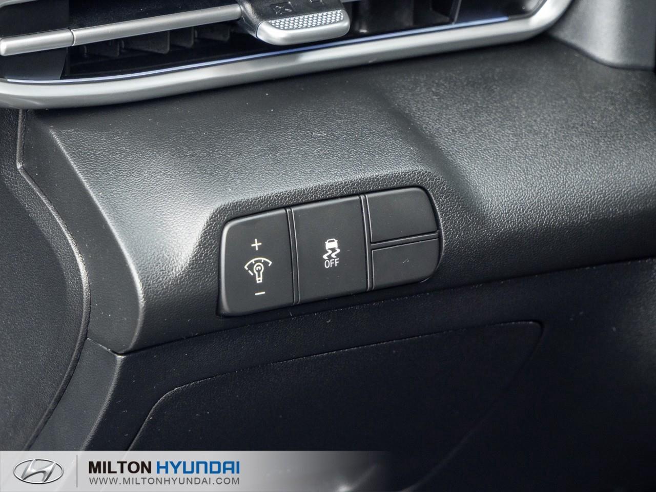 2025 Hyundai Elantra Luxury 4dr Sedan Photo