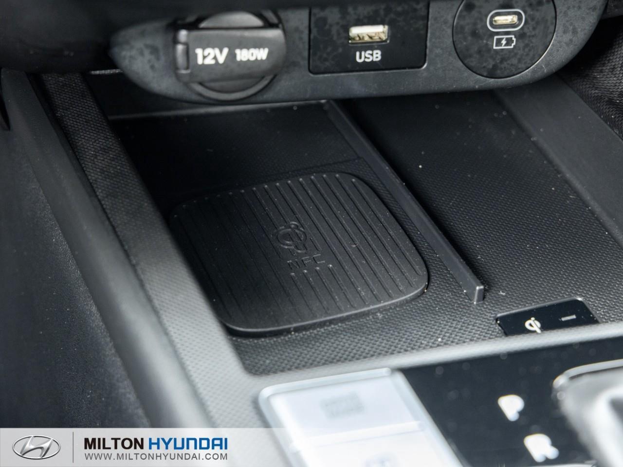 2025 Hyundai Elantra Luxury 4dr Sedan Photo