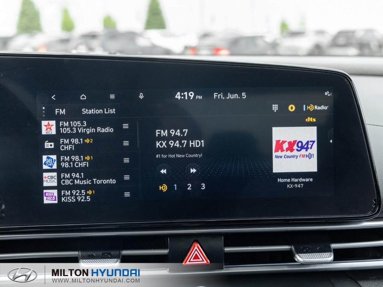 2025 Hyundai Elantra Luxury 4dr Sedan Photo