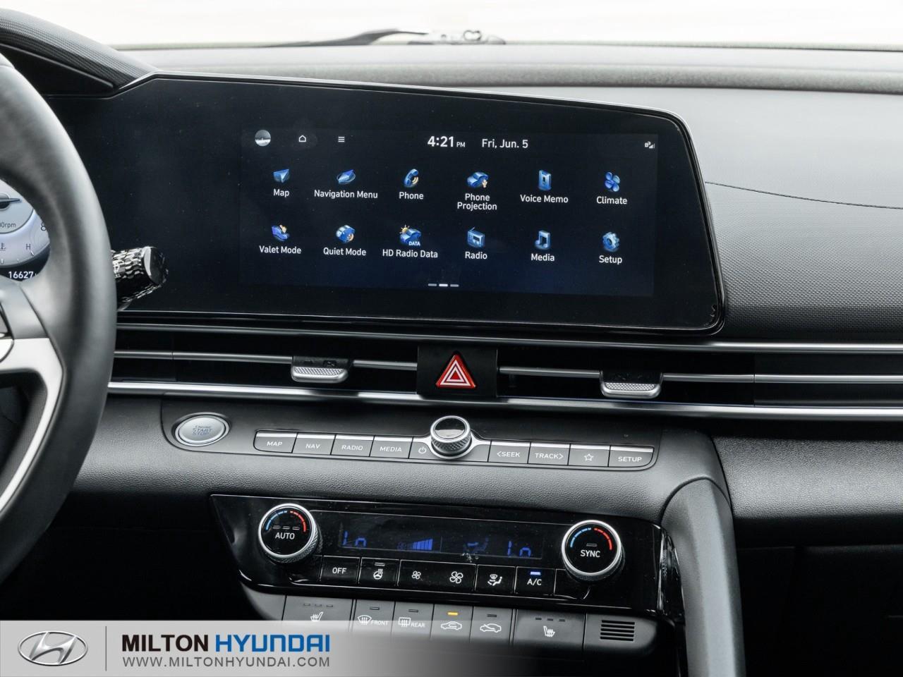 2025 Hyundai Elantra Luxury 4dr Sedan Photo