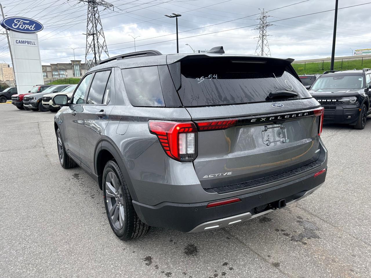 2026 Ford Explorer  Photo4