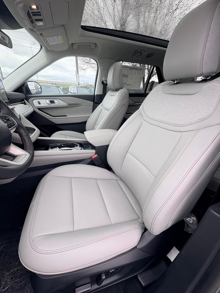 2026 Ford Explorer  Photo