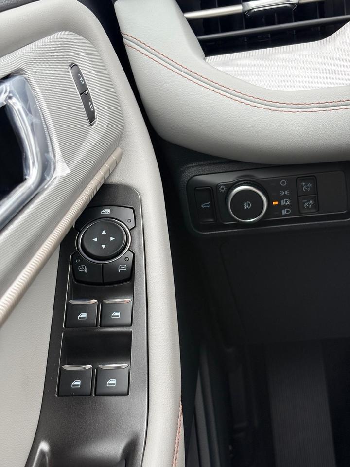 2026 Ford Explorer  Photo