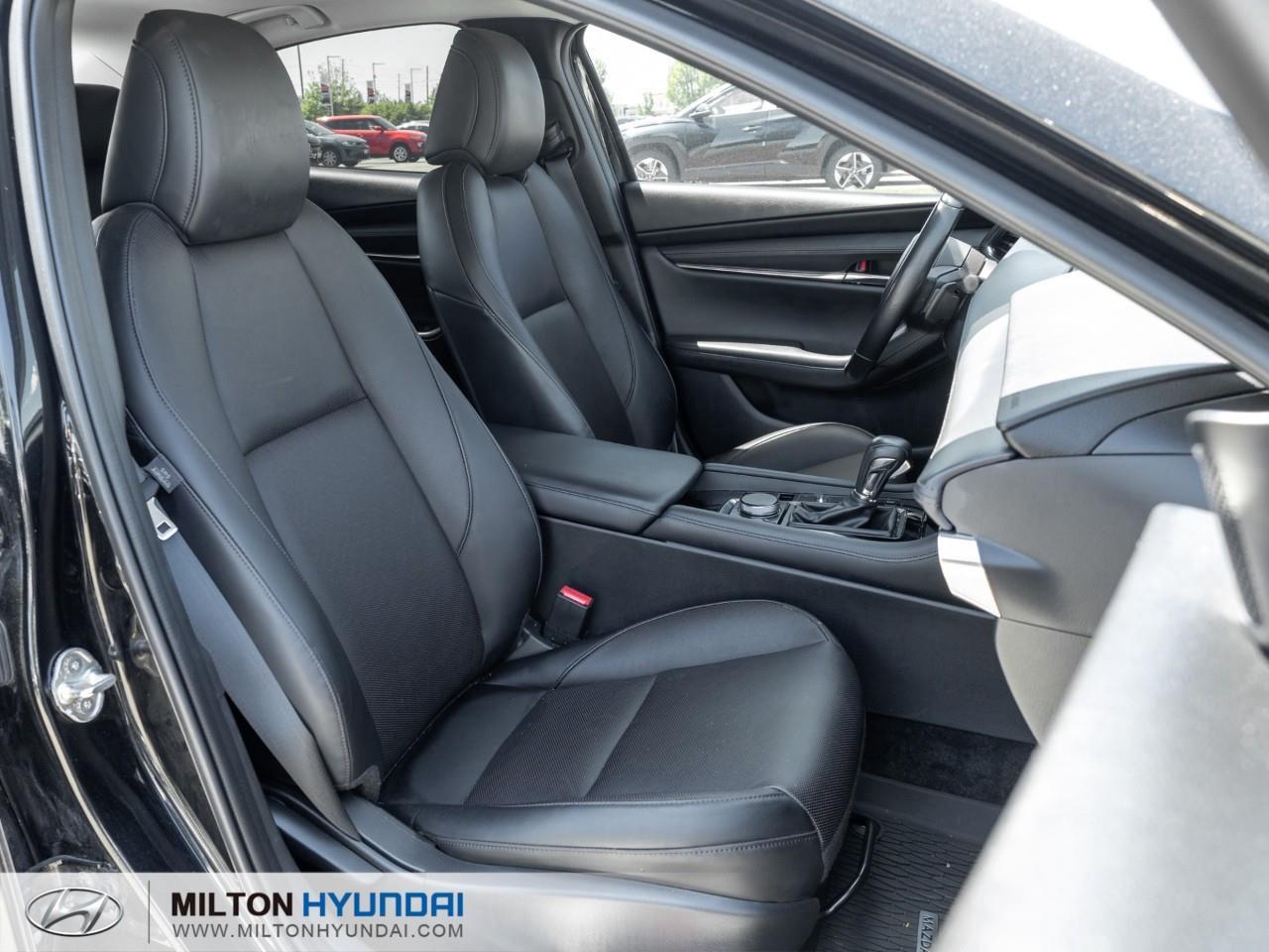 2025 Mazda MAZDA3  Photo