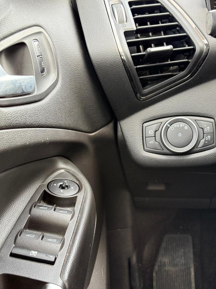 2018 Ford Escape SEL 4dr 4x4 Photo