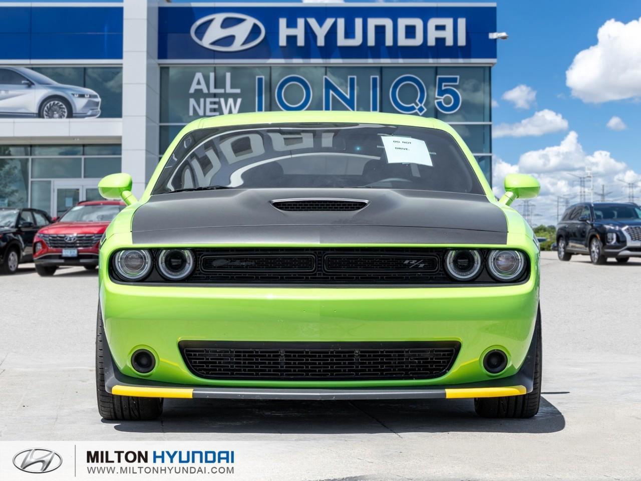2023 Dodge Challenger R/T 2dr Rear-Wheel Drive Coupe Photo