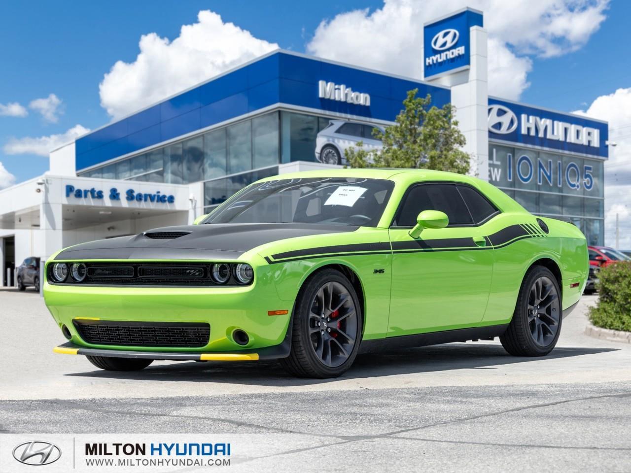 2023 Dodge Challenger R/T 2dr Rear-Wheel Drive Coupe Photo