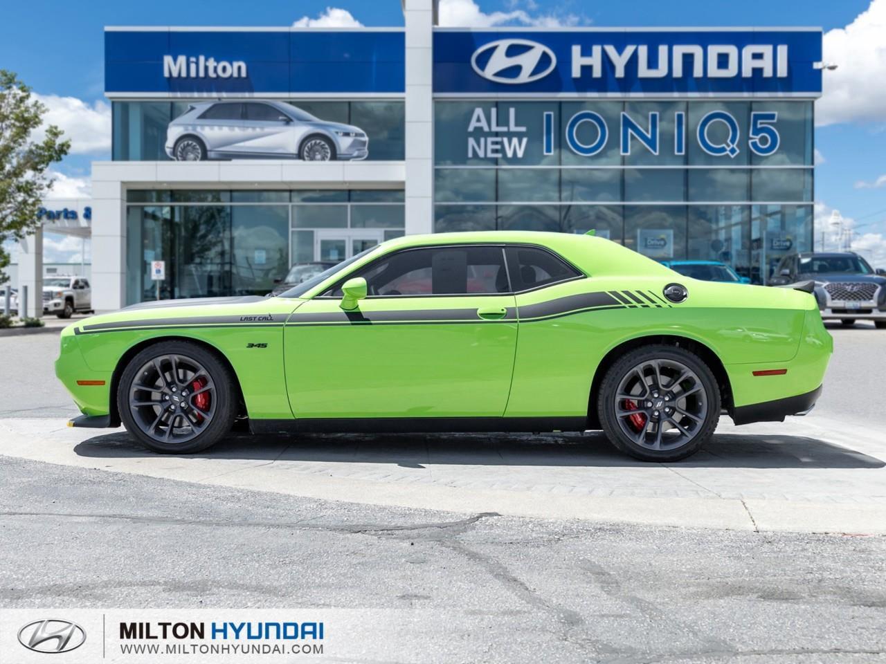 2023 Dodge Challenger R/T 2dr Rear-Wheel Drive Coupe Photo3