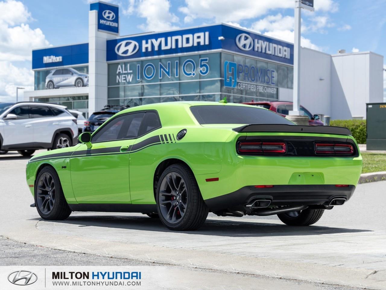 2023 Dodge Challenger R/T 2dr Rear-Wheel Drive Coupe Photo