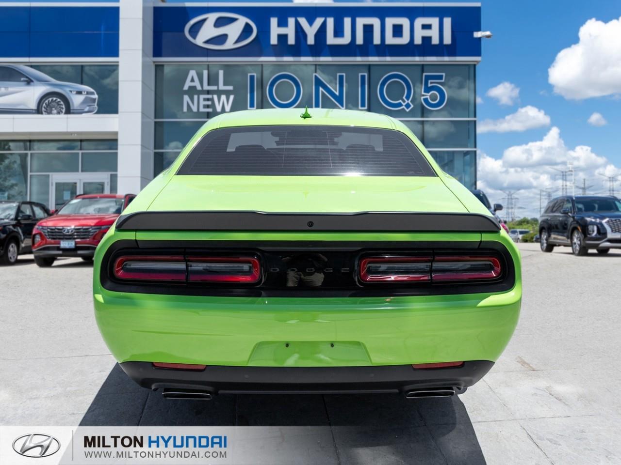 2023 Dodge Challenger R/T 2dr Rear-Wheel Drive Coupe Photo