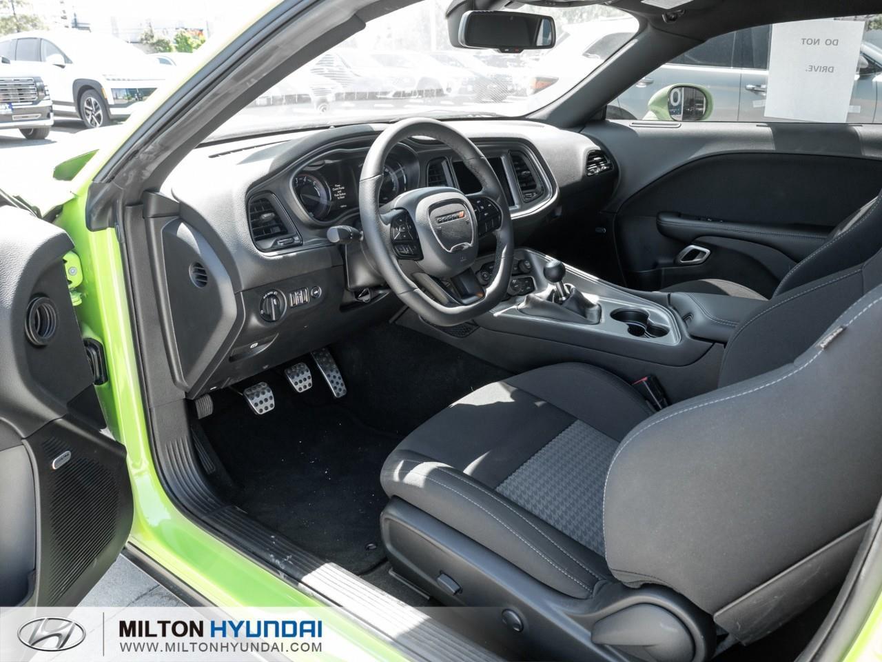 2023 Dodge Challenger R/T 2dr Rear-Wheel Drive Coupe Photo