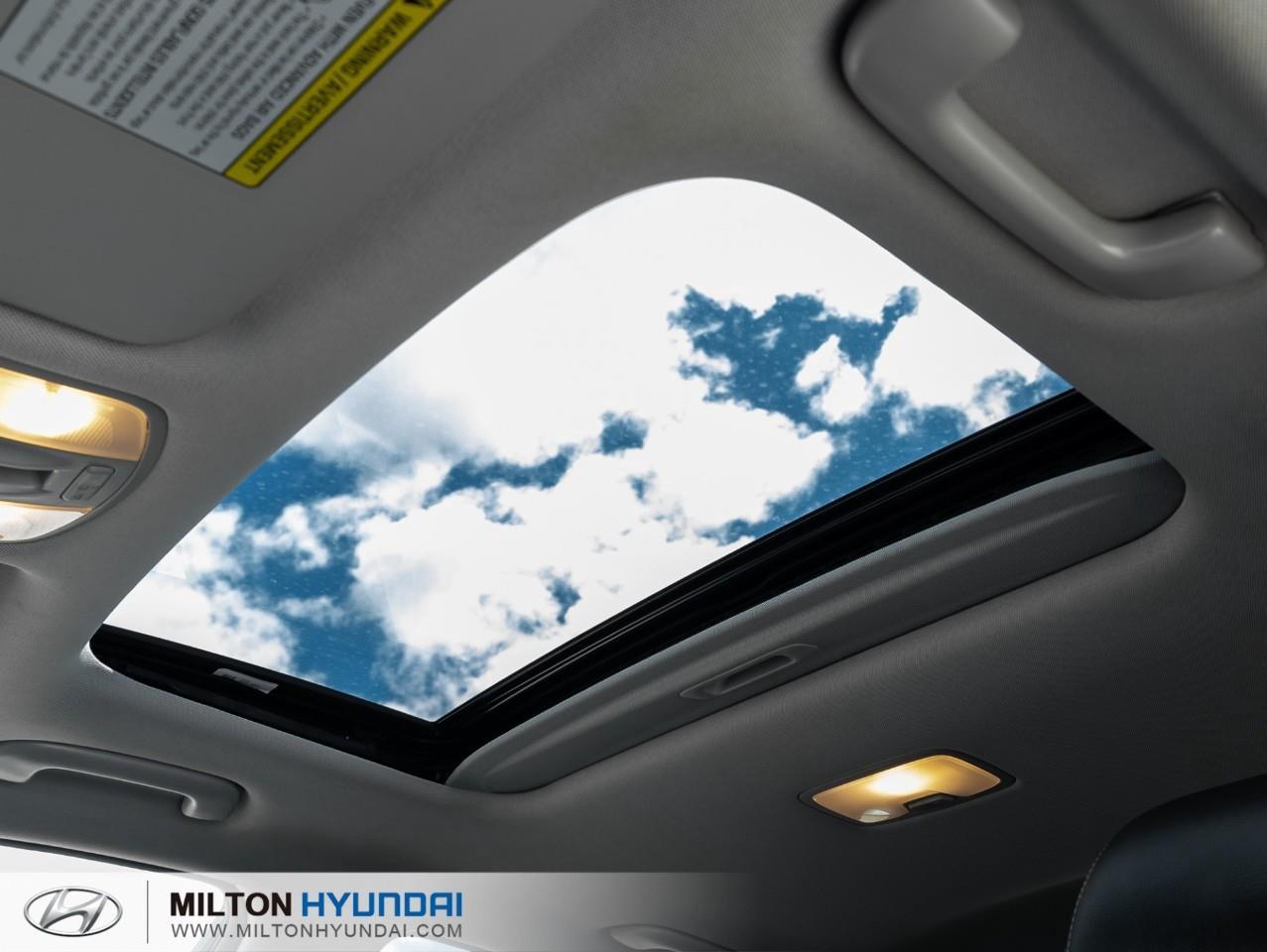 2020 Hyundai KONA 2.0L Luxury 4dr All-Wheel Drive Photo
