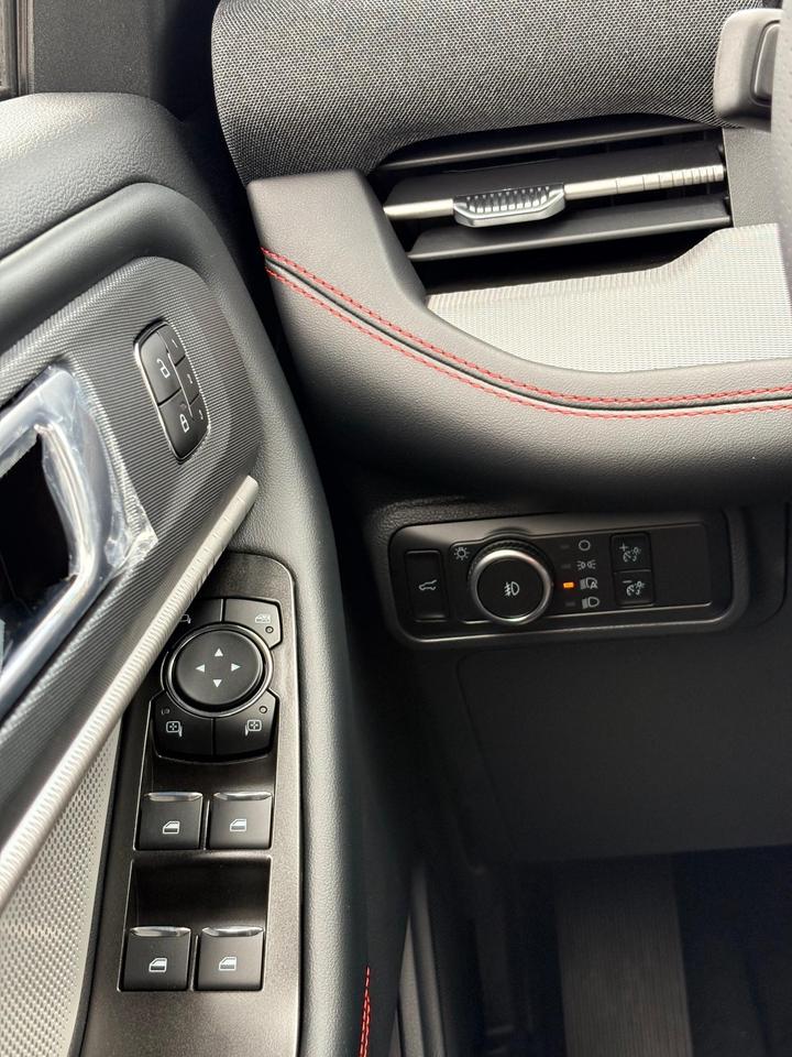 2026 Ford Explorer ST 4dr 4x4 Photo