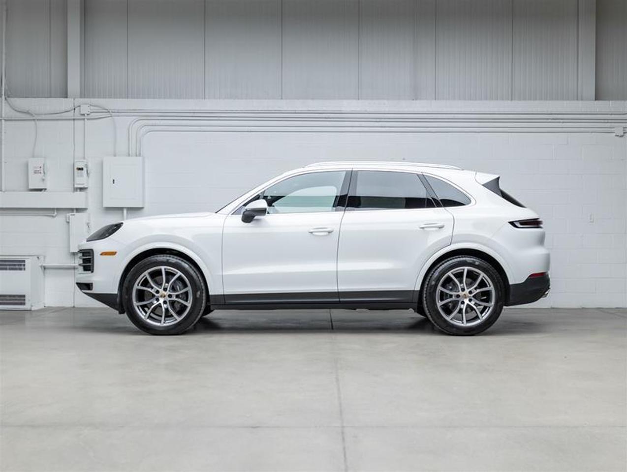 2024 Porsche Cayenne  Photo4