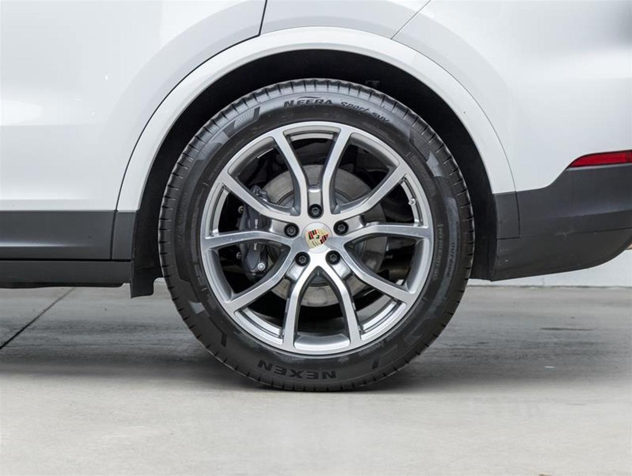 2024 Porsche Cayenne  Photo