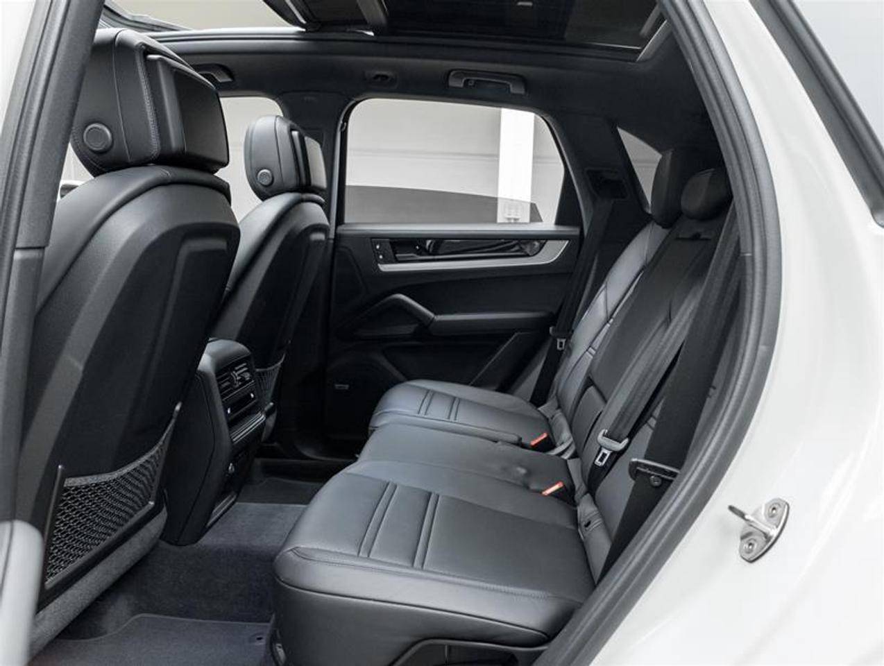2024 Porsche Cayenne  Photo