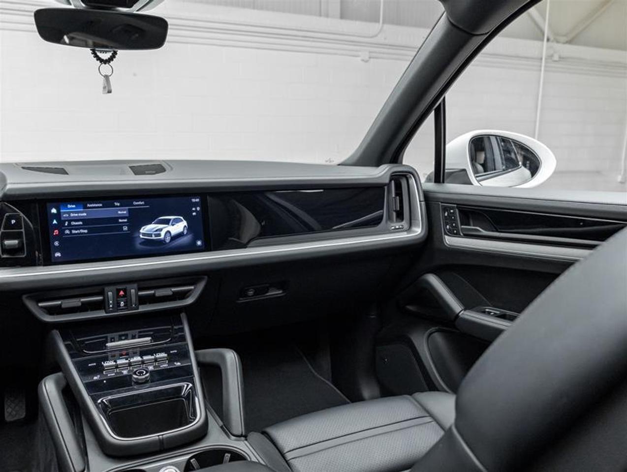 2024 Porsche Cayenne  Photo