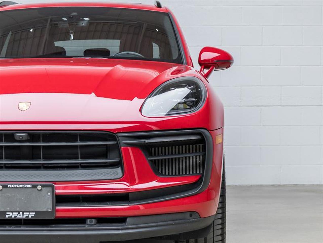 2023 Porsche Macan  Photo