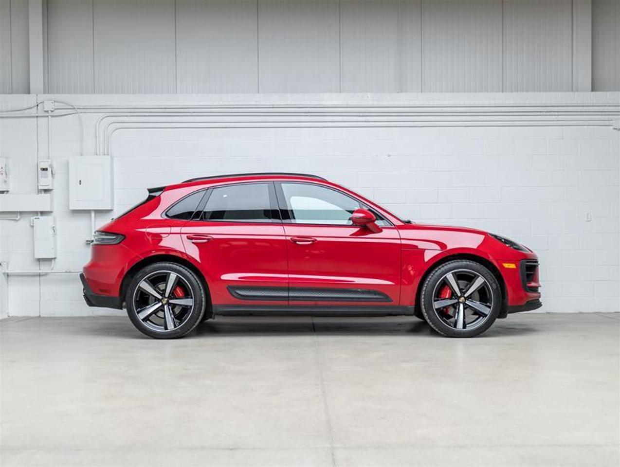 2023 Porsche Macan  Photo