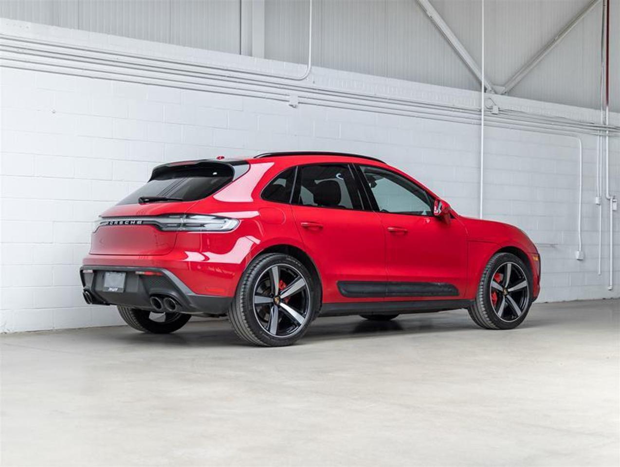 2023 Porsche Macan  Photo