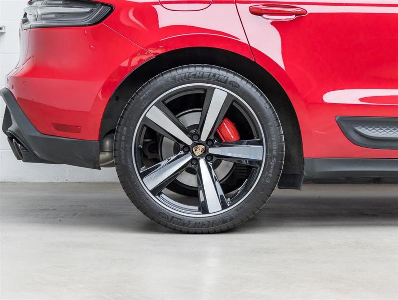 2023 Porsche Macan  Photo