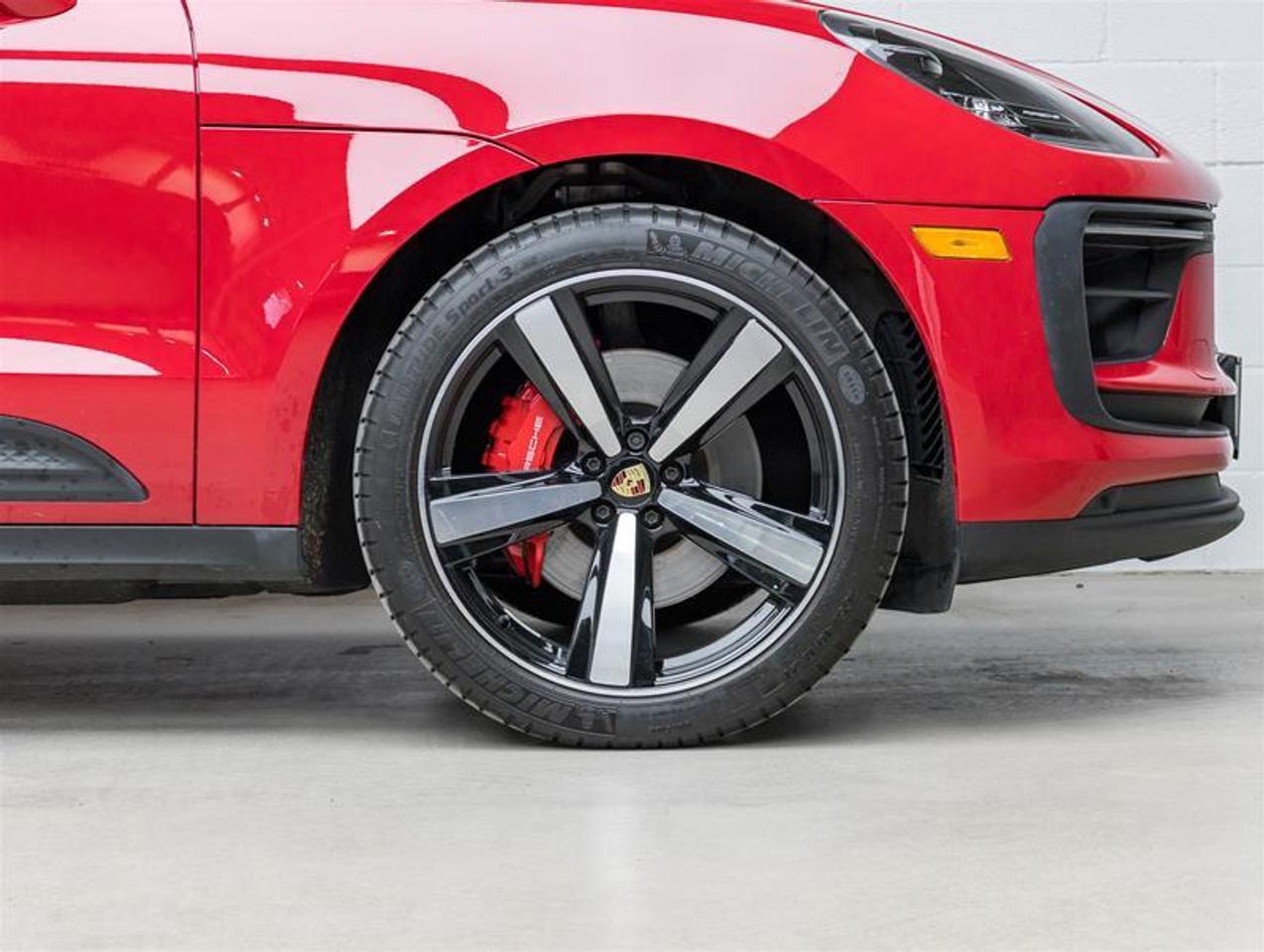 2023 Porsche Macan  Photo