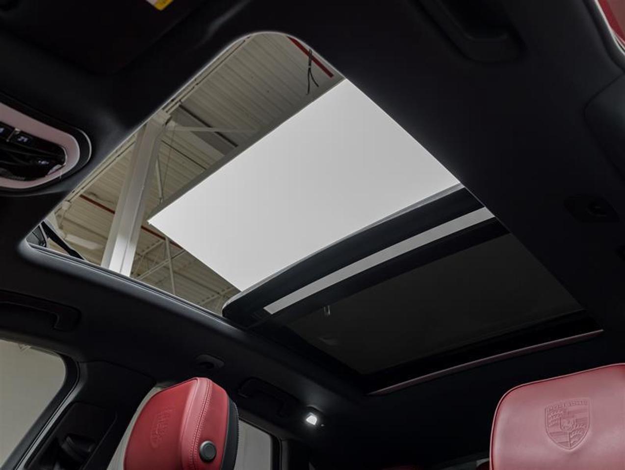 2023 Porsche Macan  Photo