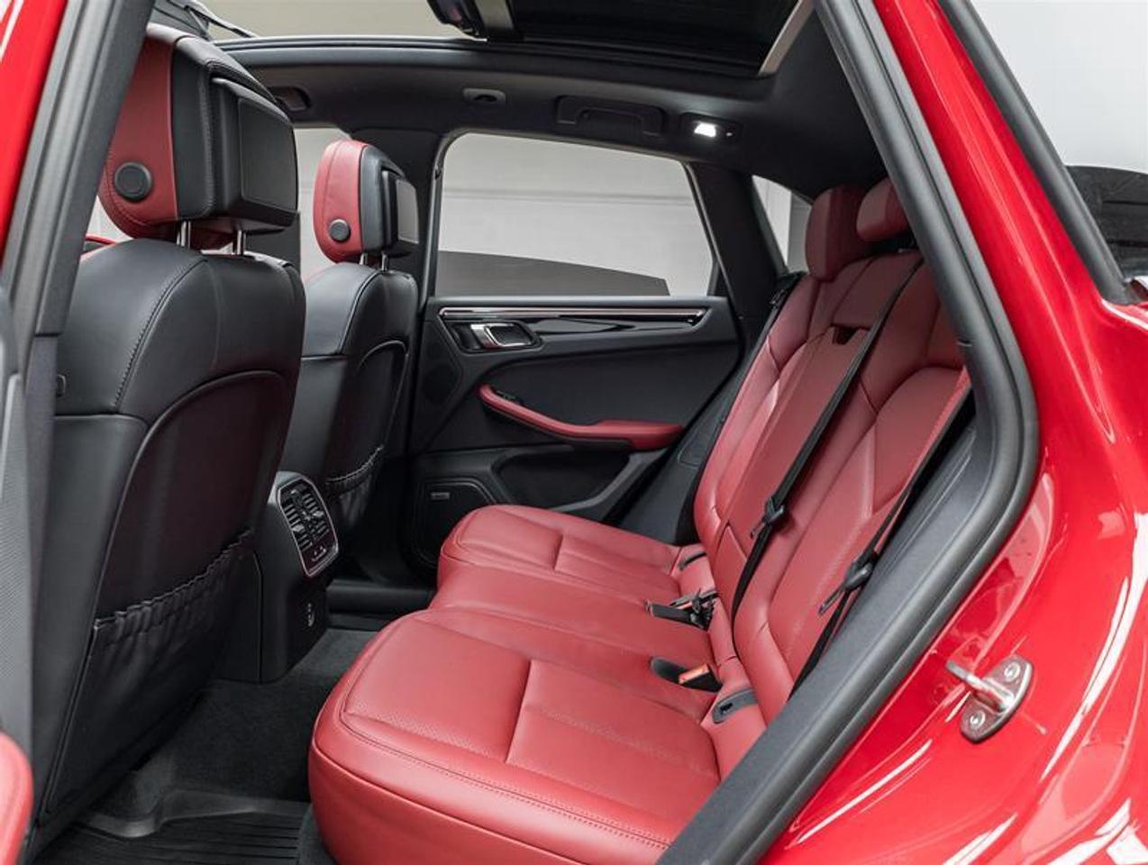 2023 Porsche Macan  Photo