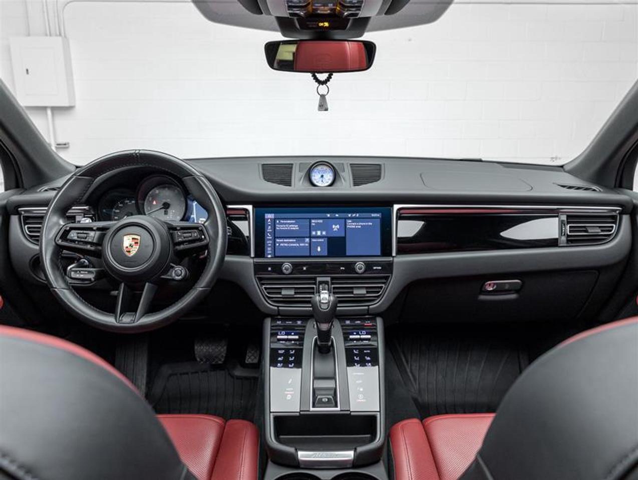 2023 Porsche Macan  Photo