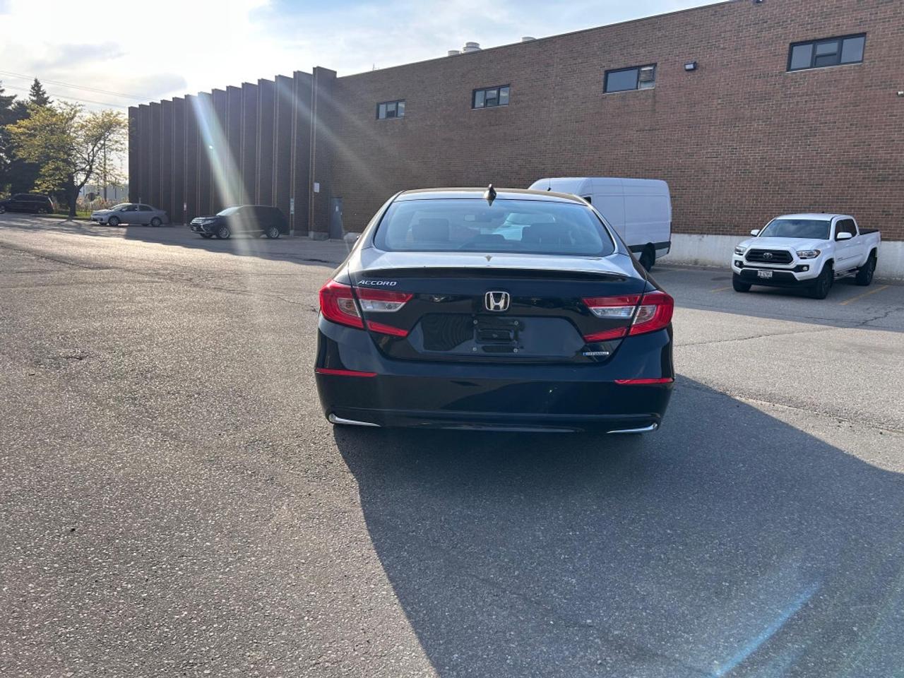 2020 Honda Accord Hybrid Extremely Clean Low KM Hybrid   New All-Season Tir Photo