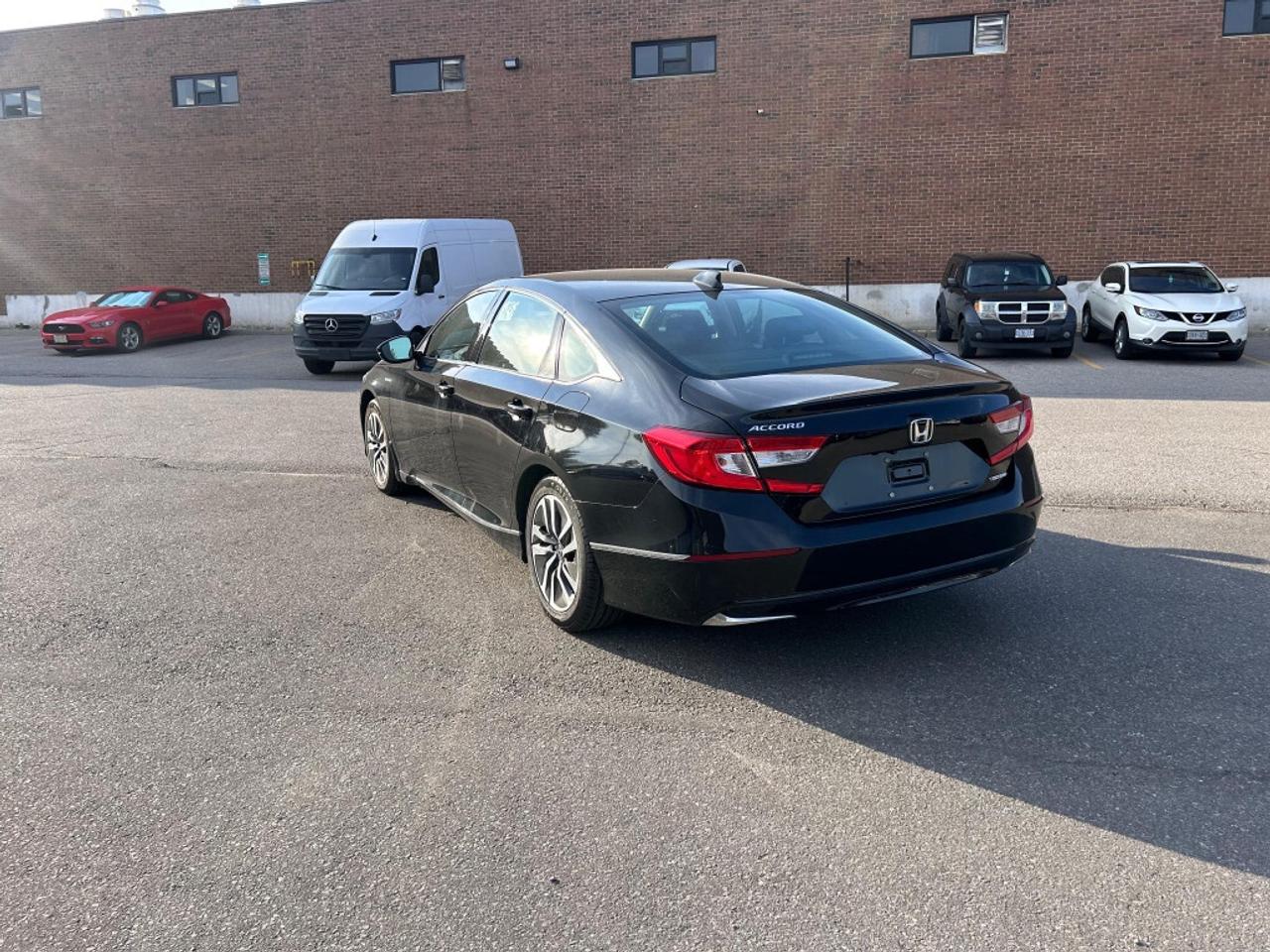 2020 Honda Accord Hybrid Extremely Clean Low KM Hybrid   New All-Season Tir Photo
