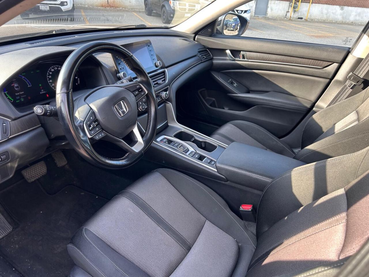 2020 Honda Accord Hybrid Extremely Clean Low KM Hybrid   New All-Season Tir Photo
