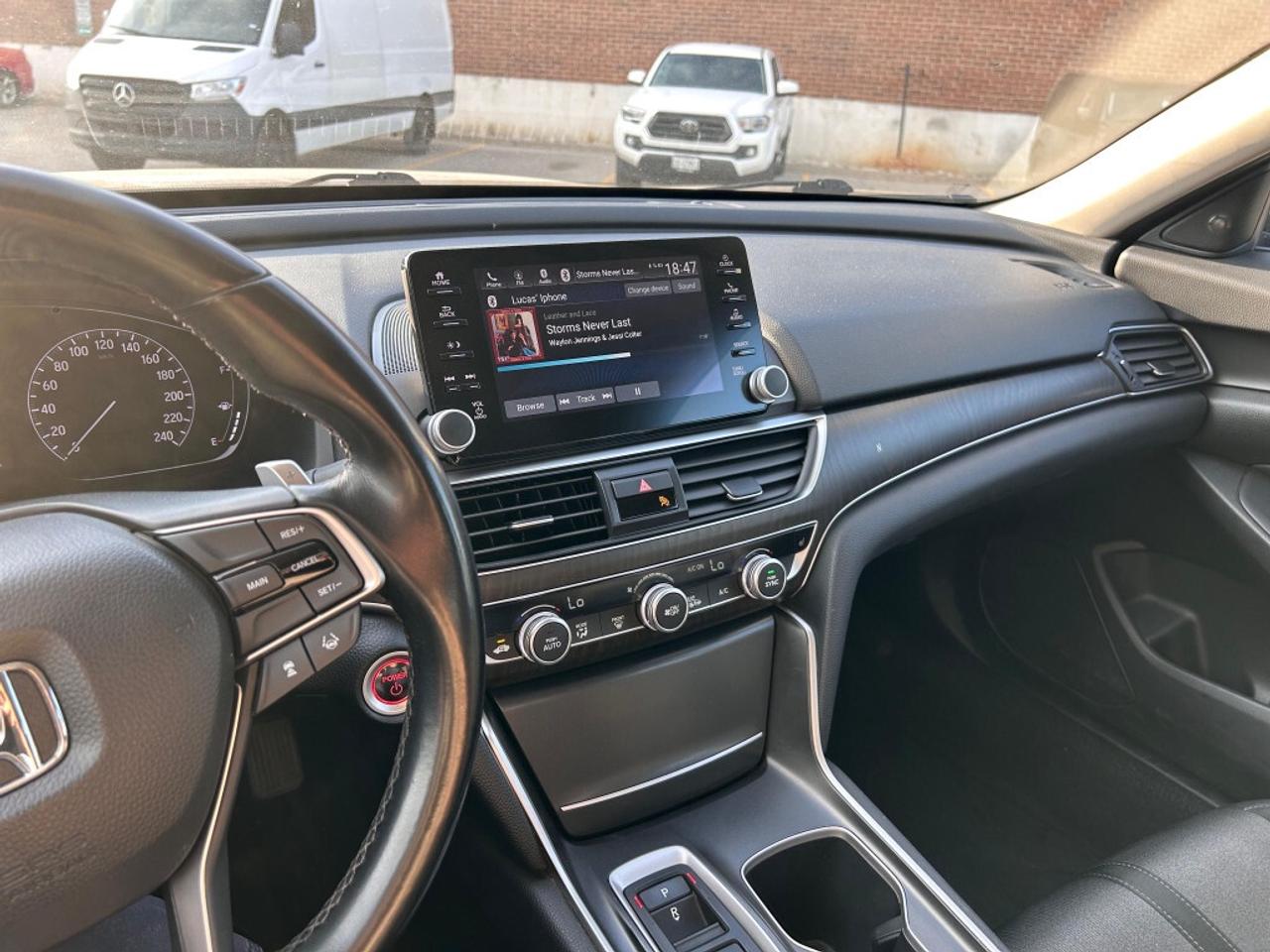 2020 Honda Accord Hybrid Extremely Clean Low KM Hybrid   New All-Season Tir Photo