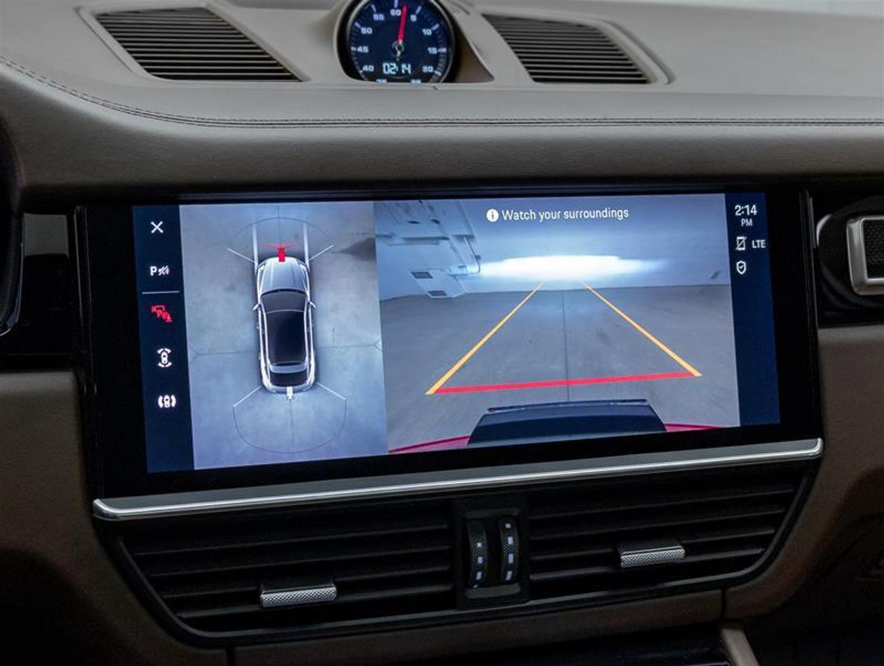 2023 Porsche Cayenne  Photo