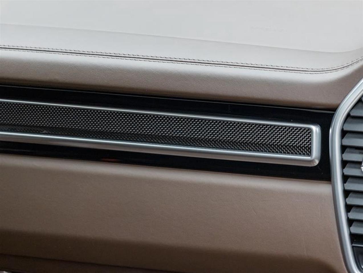 2023 Porsche Cayenne  Photo