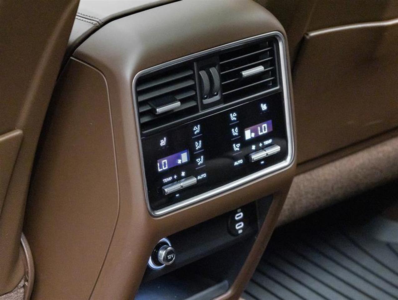 2023 Porsche Cayenne  Photo