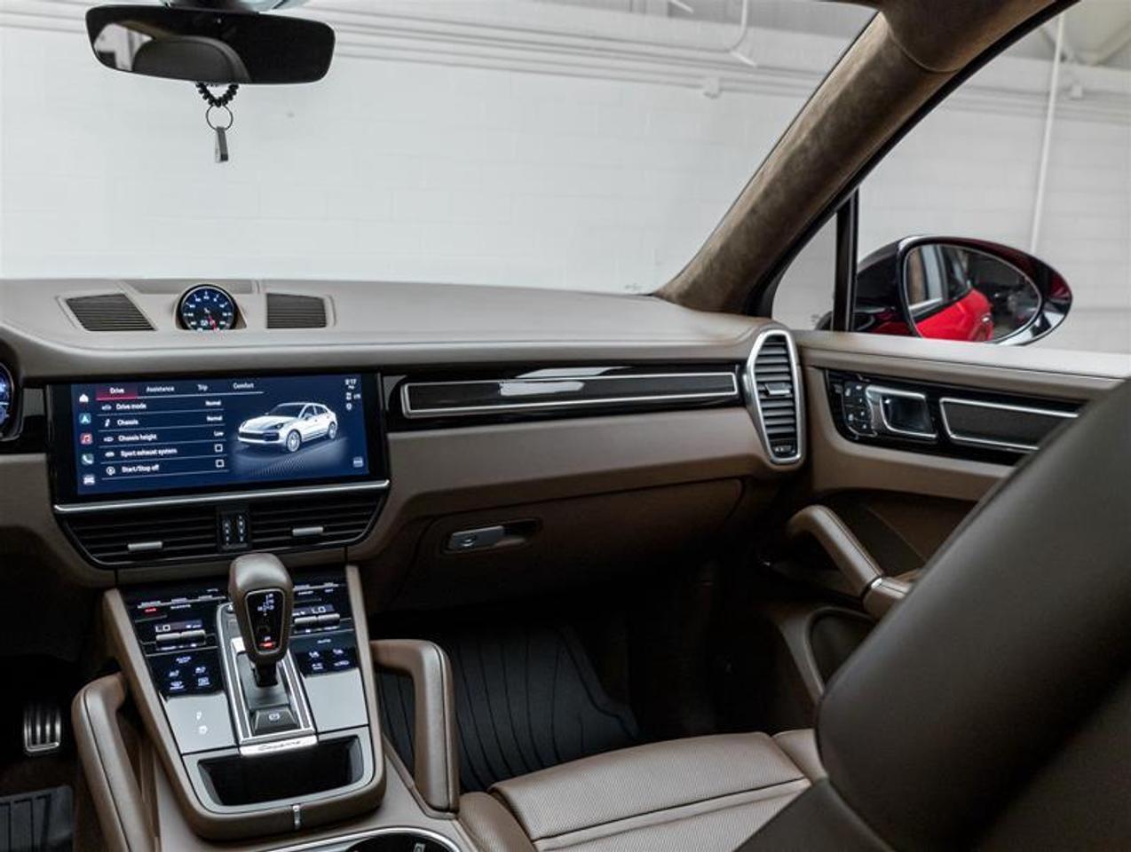 2023 Porsche Cayenne  Photo