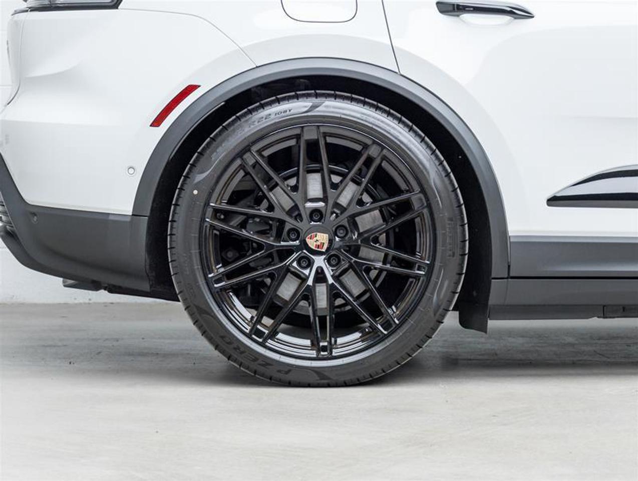 2026 Porsche Macan  Photo