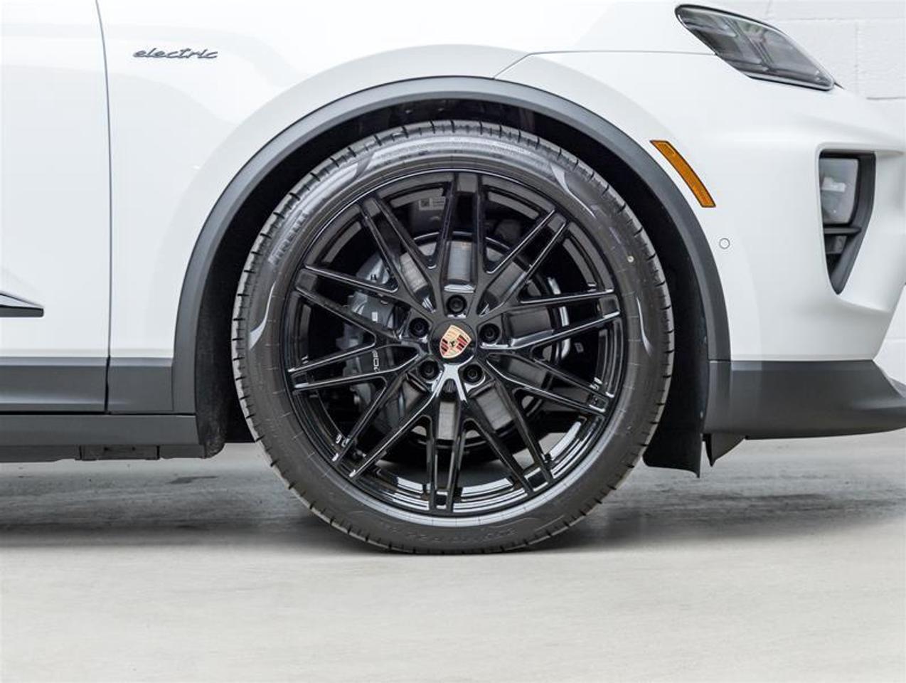 2026 Porsche Macan  Photo