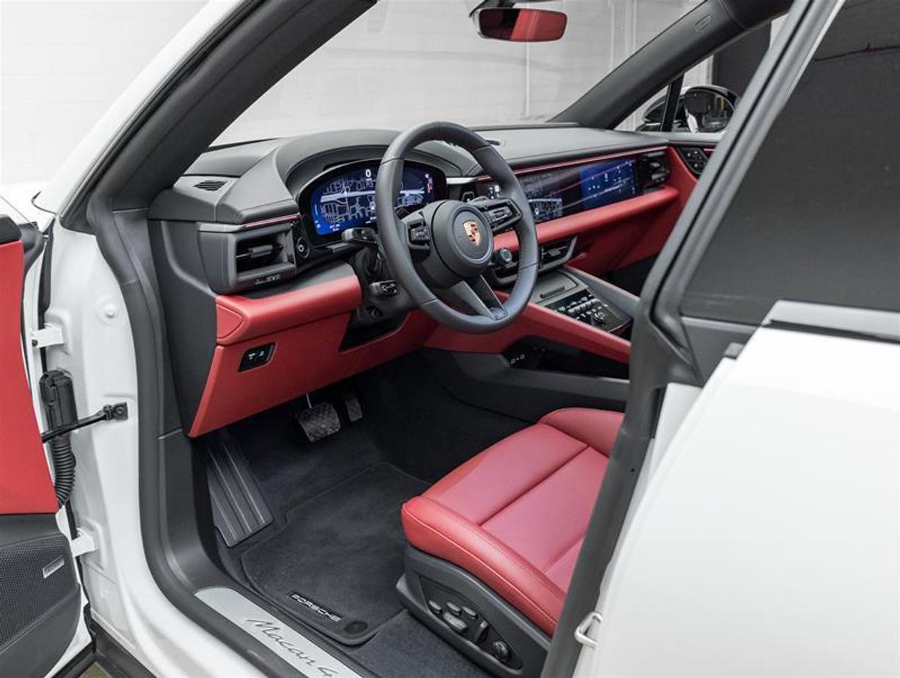 2026 Porsche Macan  Photo