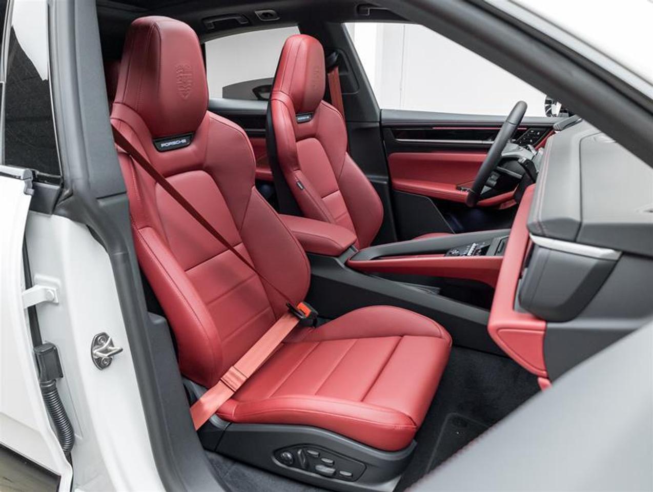 2026 Porsche Macan  Photo