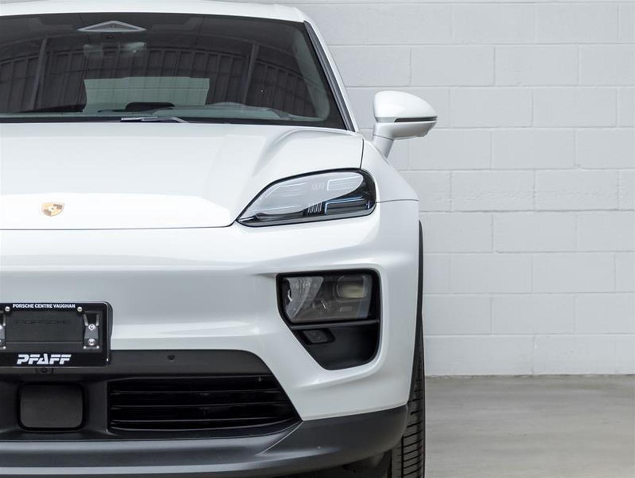 2026 Porsche Macan  Photo