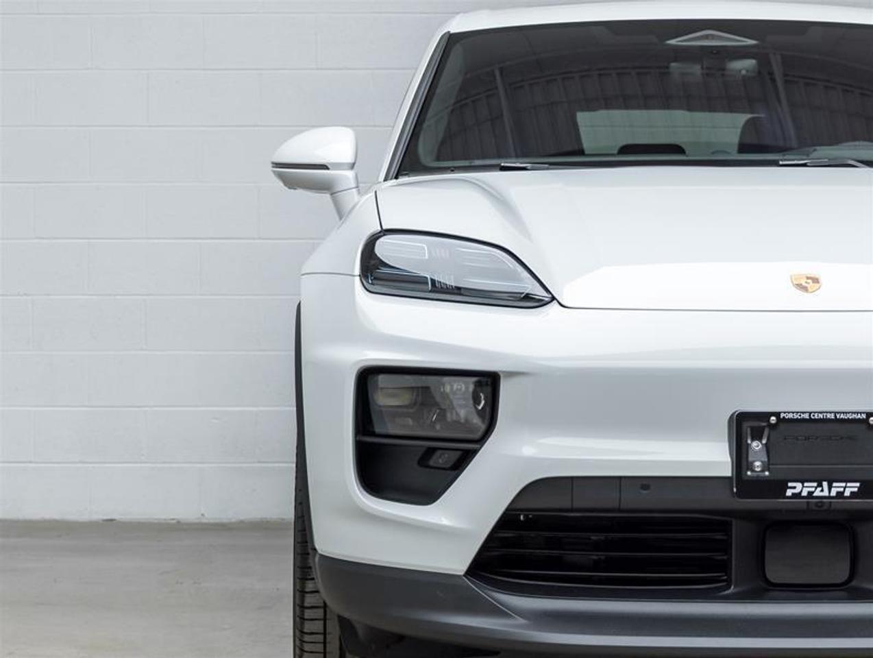 2026 Porsche Macan  Photo