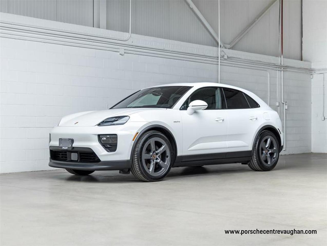 2026 Porsche Macan  Photo0