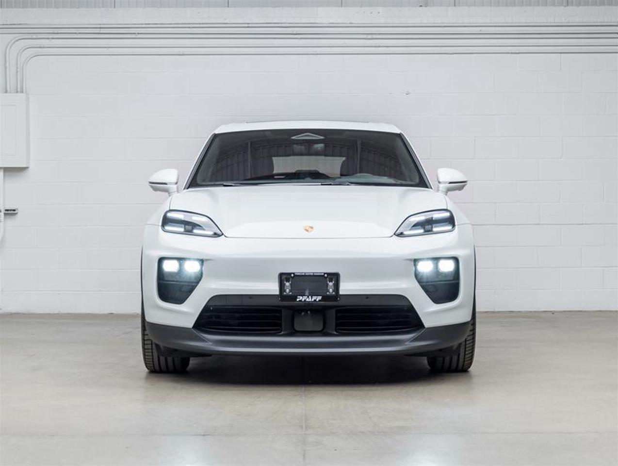 2026 Porsche Macan  Photo