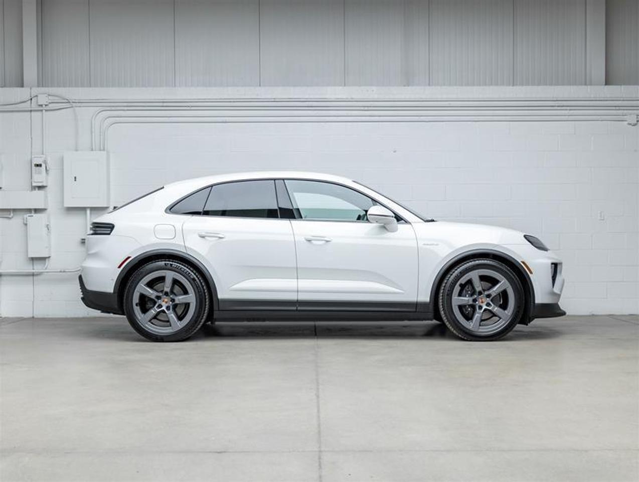 2026 Porsche Macan  Photo