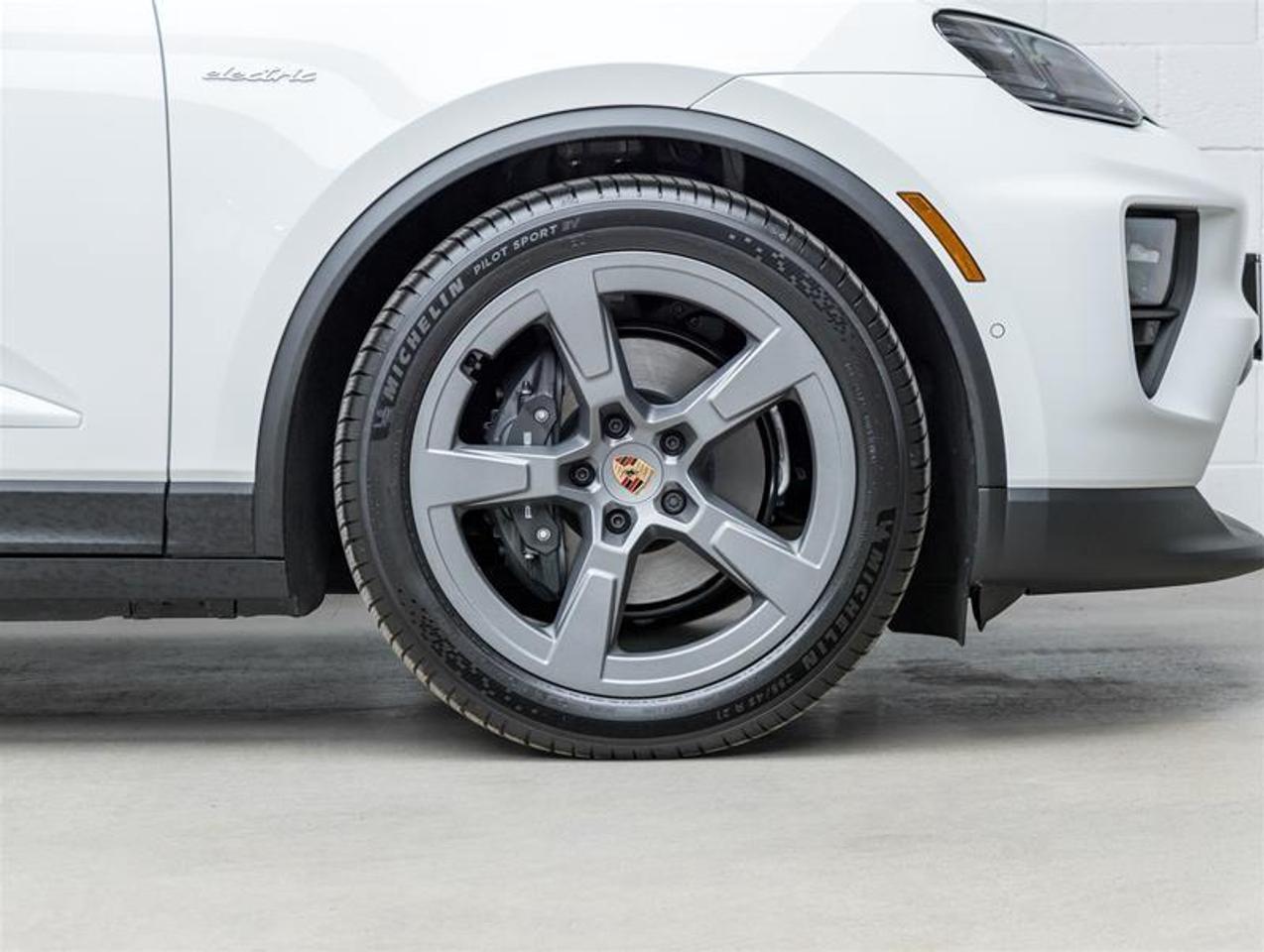 2026 Porsche Macan  Photo