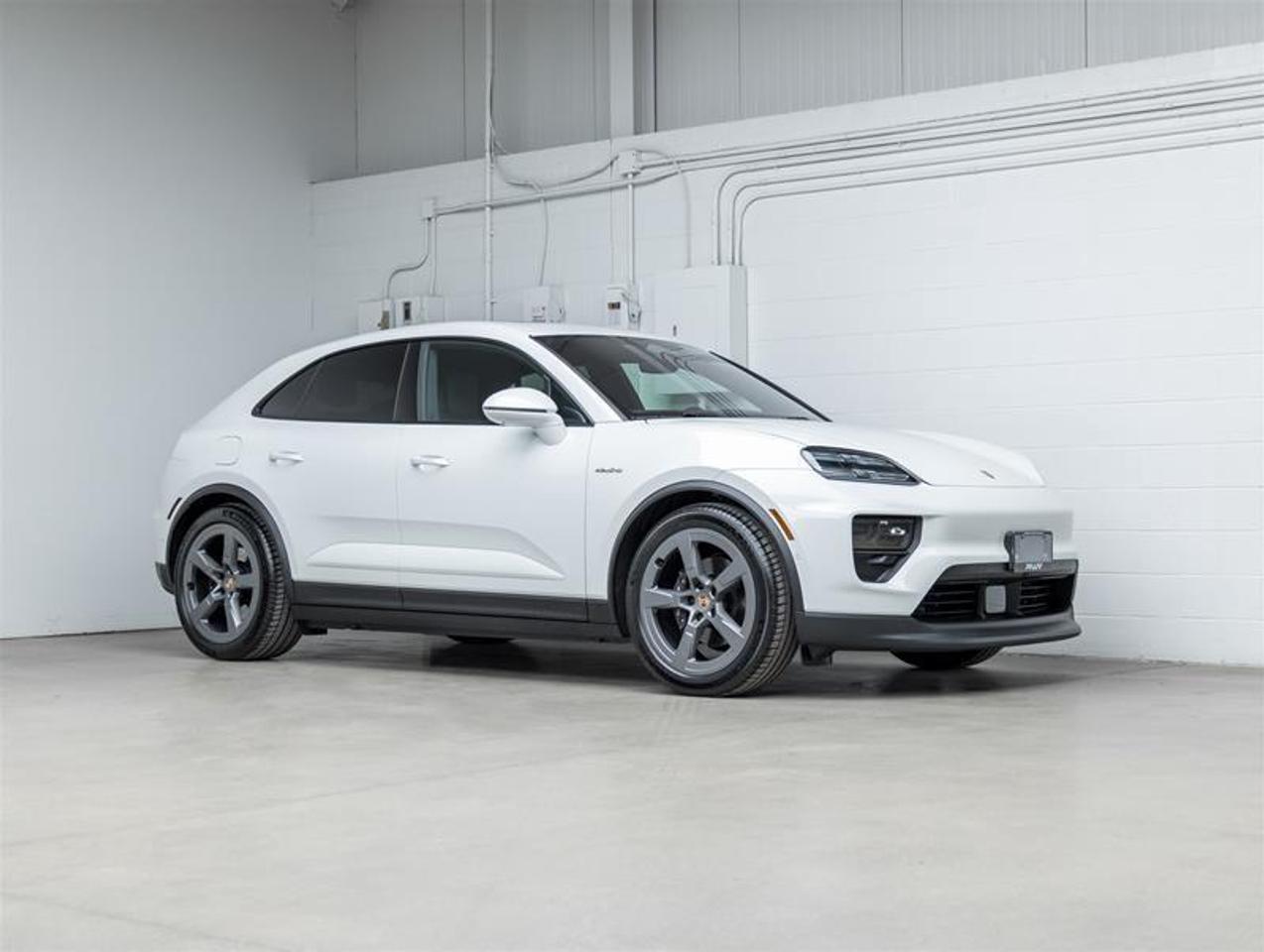 2026 Porsche Macan  Photo